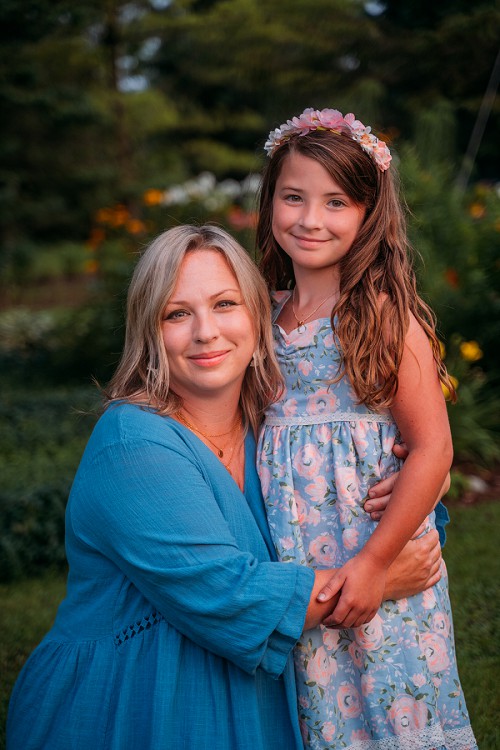 mom and daughter