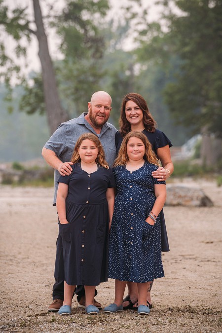 parents and kids smiling