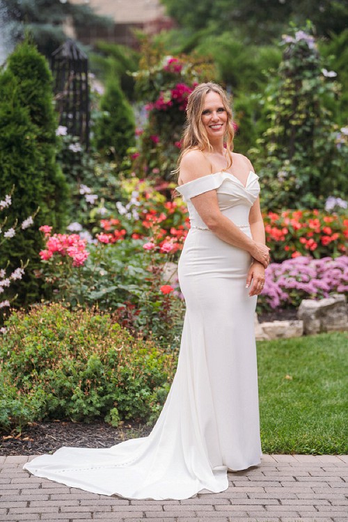 bridal portrait at white oaks resort gardens