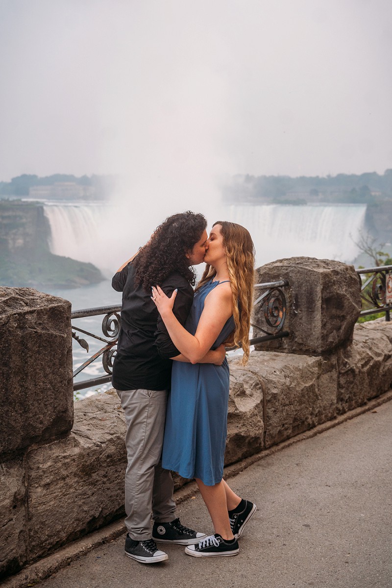 engagement shoot at niagara falls