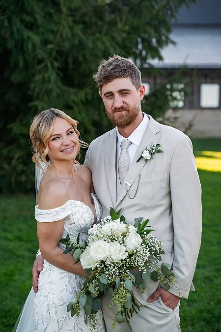 bride and groom sue ann winery