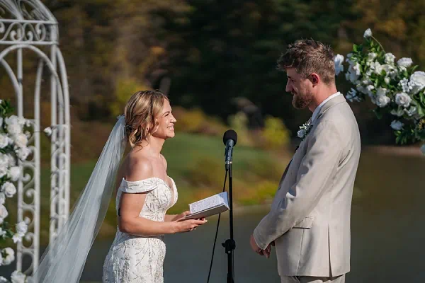 sue ann estate winery outdoor wedding ceremony