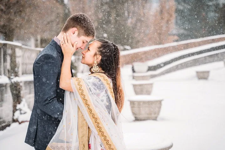 winter elopement photography at oaks garden theatre in niagara falls